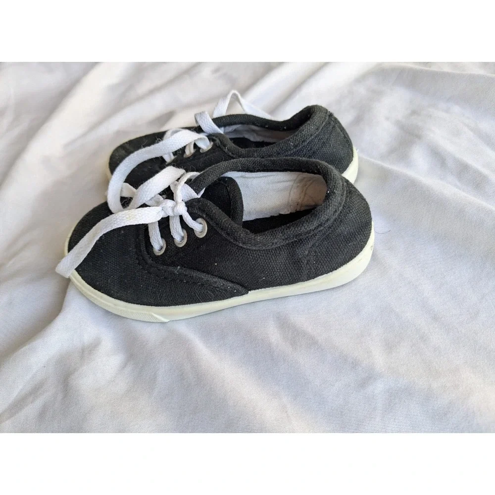 Toddler Girl Black And‎ White Shoes Size 7
